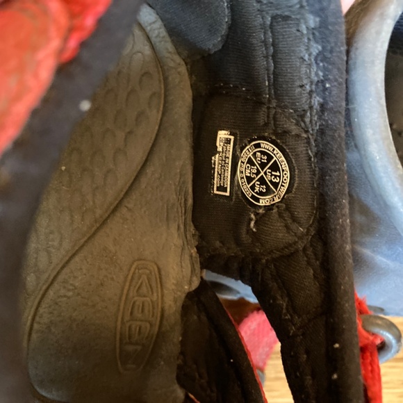 Size 13 kids used Keens (with bonus pair of crocs) - Picture 3 of 4